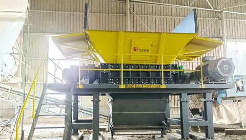 Advantages of twin shaft shredder in straw recycling process